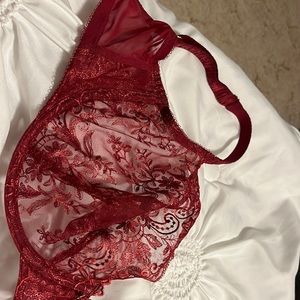 Wacoal lace bra NEVER EVER EVER WORN